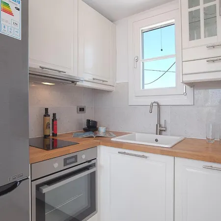 The View 3 Apartment *